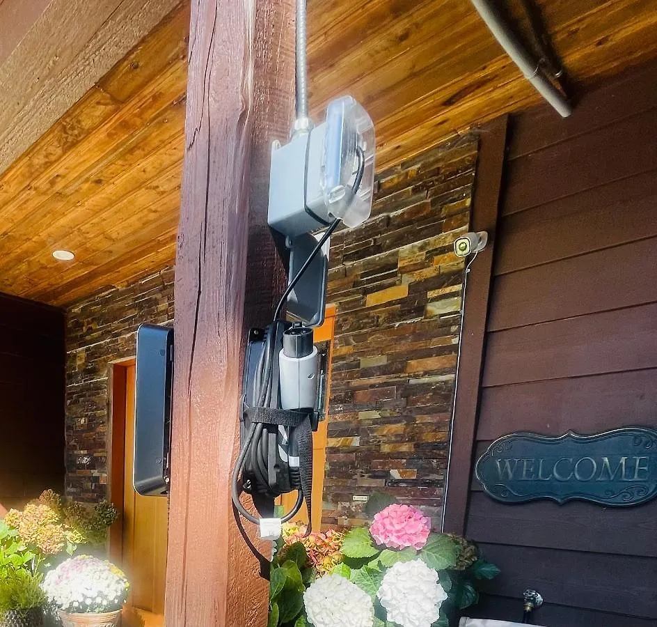 Garden Bridge House Villa Sechelt Canada